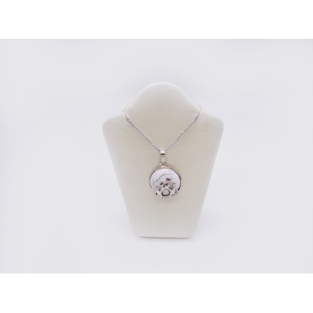 CIONDOLO IN HOWLITE BIANCA