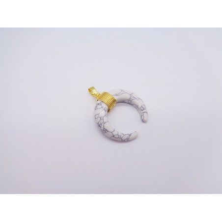 CIONDOLO IN HOWLITE BIANCA