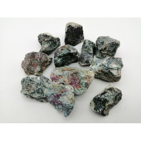 PIETRA CIANITE CON RUBY