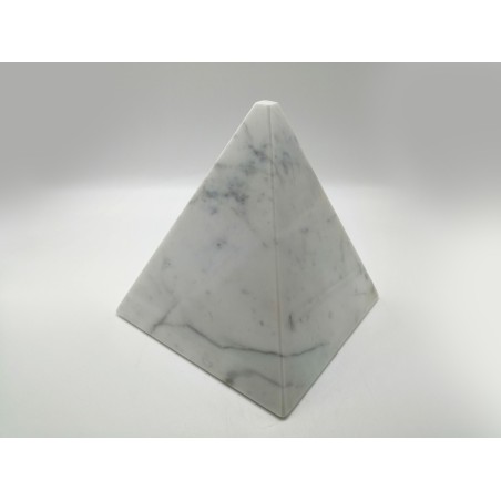 PIRAMIDE IN MARMO BIANCO