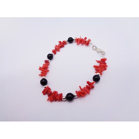 BRACCIALE IN CORALLO E ONICE NERO