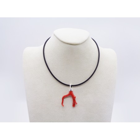 COLLANA CON CIONDOLO IN CORALLO