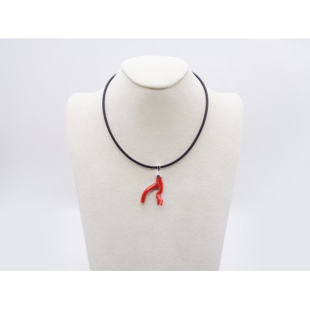 COLLANA CON CIONDOLO IN CORALLO