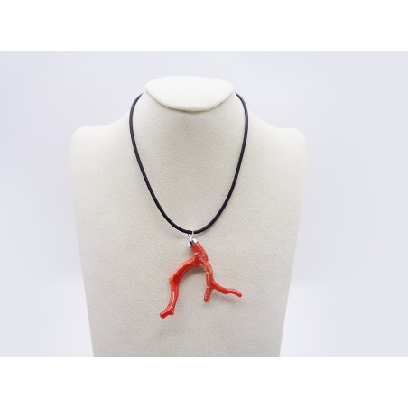 COLLANA CON CIONDOLO IN CORALLO