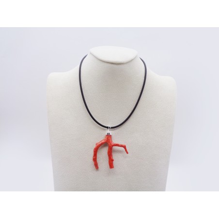 COLLANA CON CIONDOLO IN CORALLO