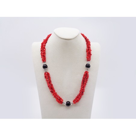 COLLANA DI CORALLO CON ONICE NERO