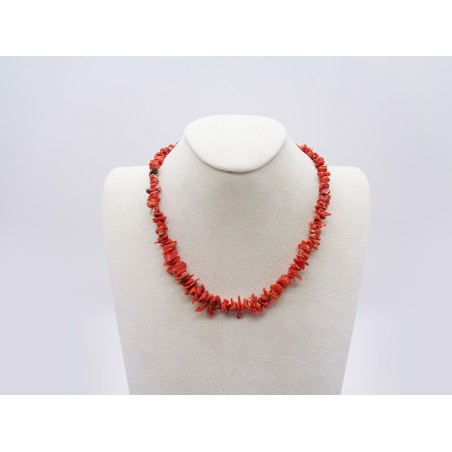 COLLANA IN CHIPS DI CORALLO ROSSO CON CHIUSURA DORATA