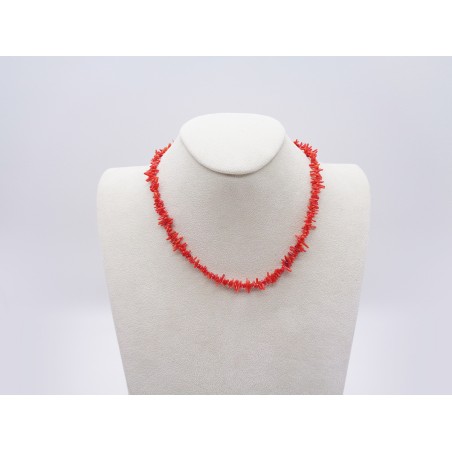 COLLANA IN RAMI DI CORALLO ROSSO CON CHIUSURA DORATA