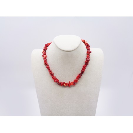 COLLANA IN CHIPS DI CORALLO CON CHIUSURA DORATA