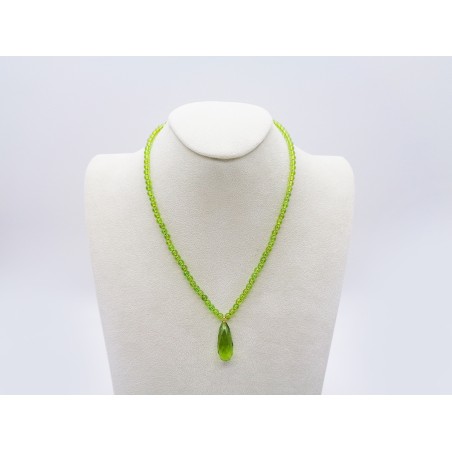 COLLANA CON PENDENTE IN AMBRA VERDE