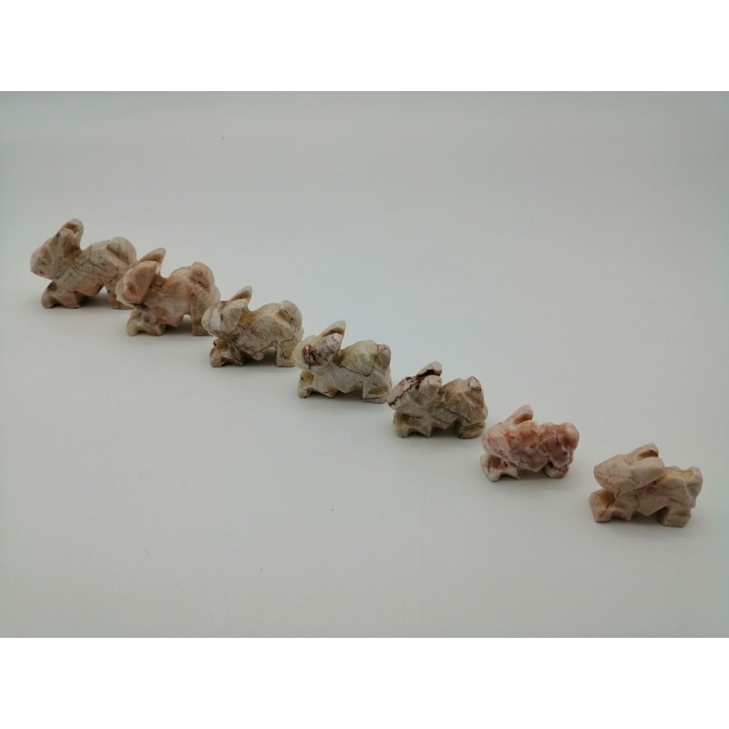 0381E 204  FAMIGLIA CONIGLIO IN MARMO ROSA