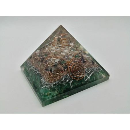 0479CK084 14  PIRAMIDE AVVENTURINA VERDE