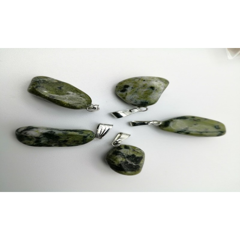 0562JD016 20  CIONDOLO MEDIO JADEITE