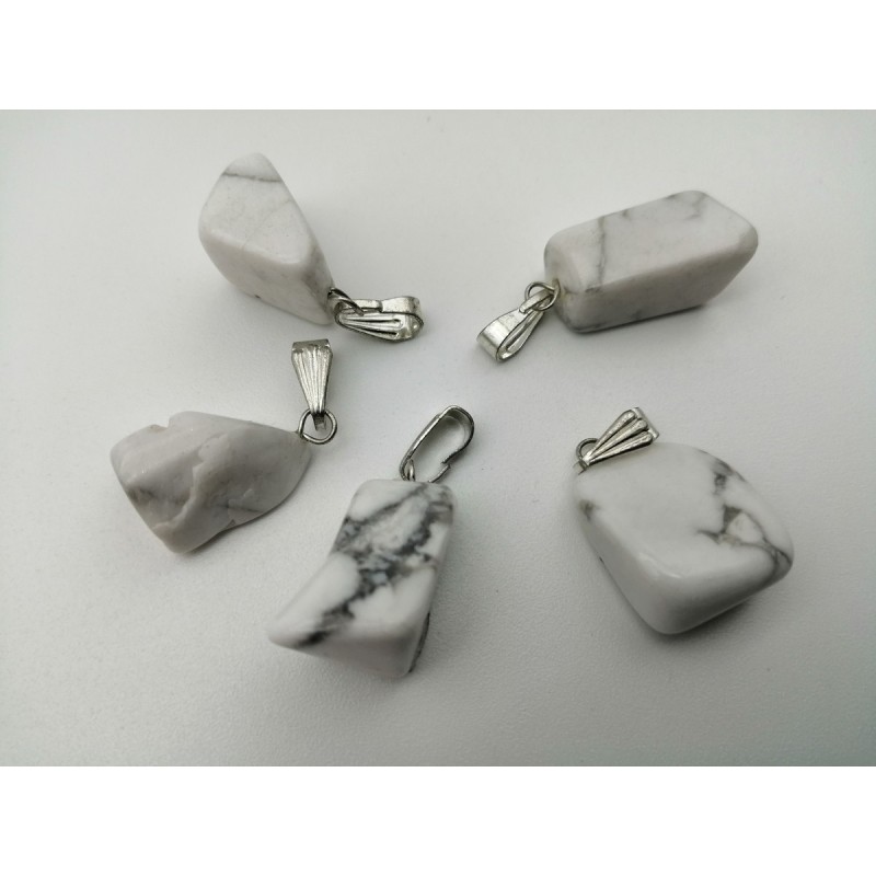 0563HC016 31  CIONDOLO GRANDE HOWLITE BIANCO