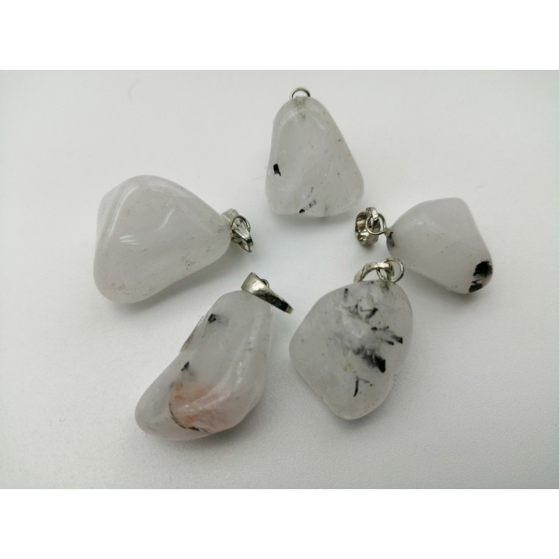 0563QB016 48  CIONDOLO GRANDE QUARZO TORMALINATO