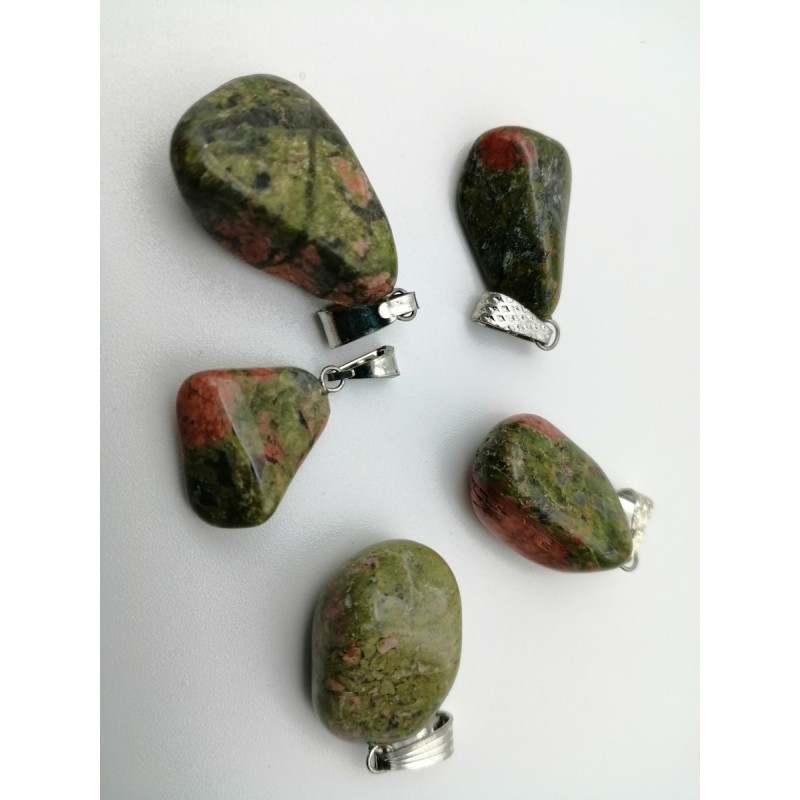 0563UK016 26  CIONDOLO GRANDE UNAKITE