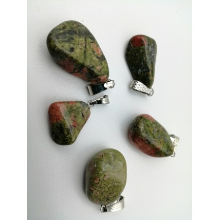 0563UK016 26  CIONDOLO GRANDE UNAKITE